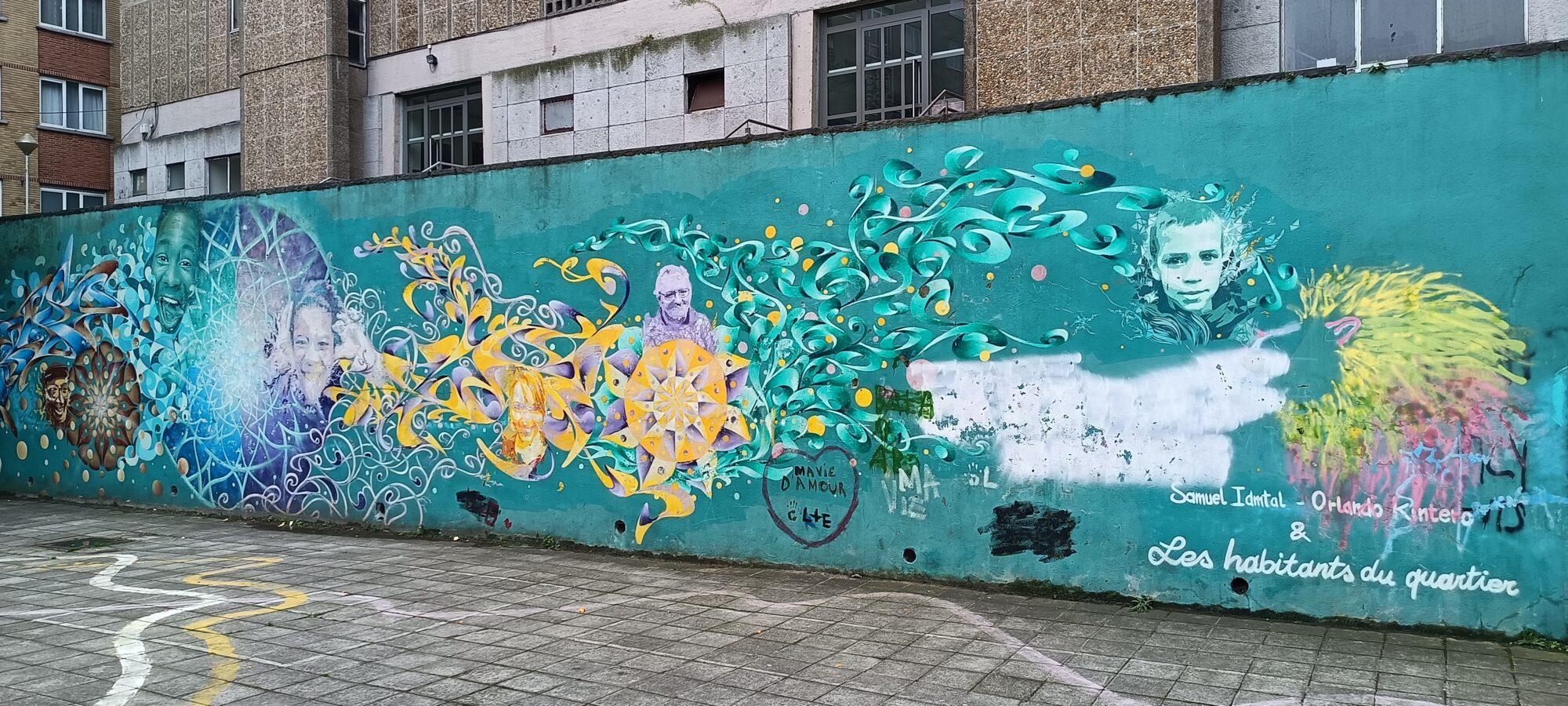 Square Pieremans Residents' Mural — Street art by Samuel Idmtal, Orlando Kintero in Bruxelles