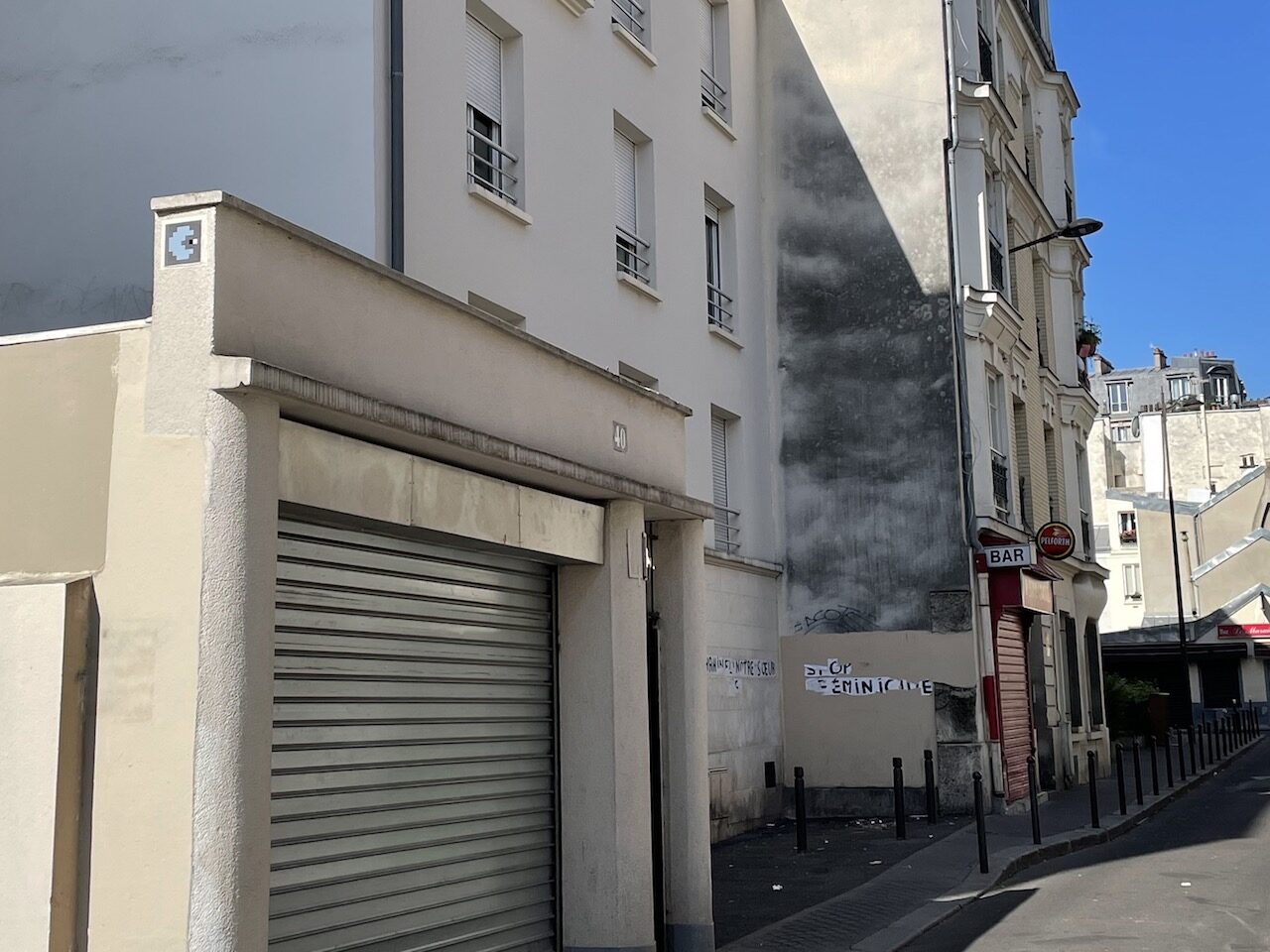 PA_318, Space Invader on 51A Rue du Volga — Street art by Invader in Paris