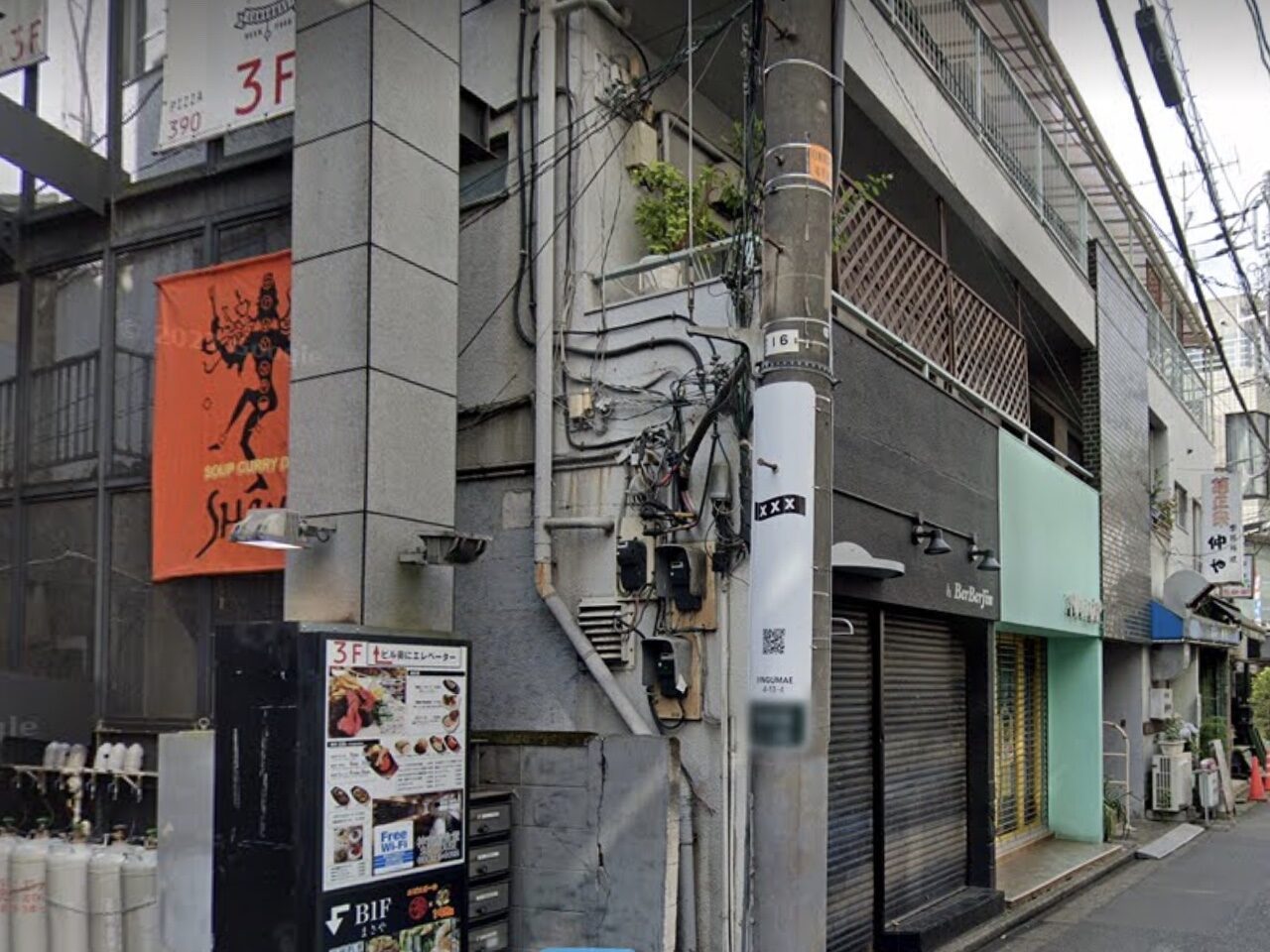 TK_09, Space Invader on Harajuku Street — Street art by Invader in Tokyo