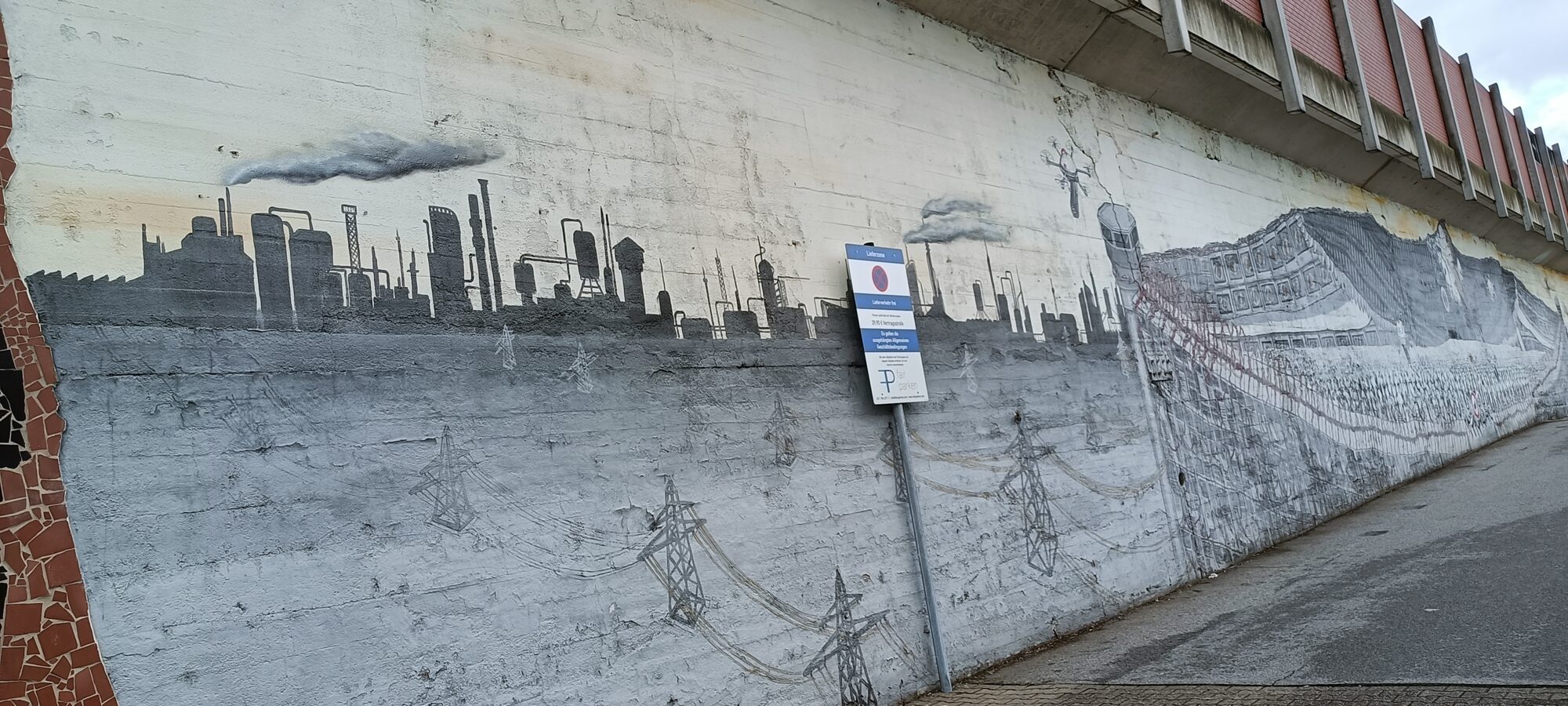 Skyline industrielle et foule au trait — Street art à Köln