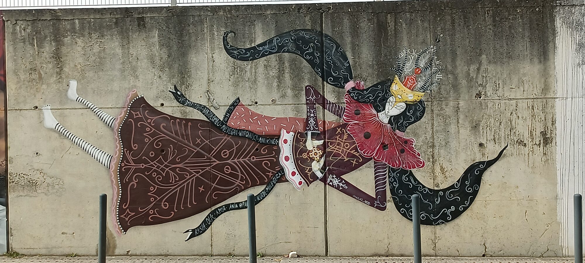 City Spirit — Street art by Mikołaj Rejs in Lisboa