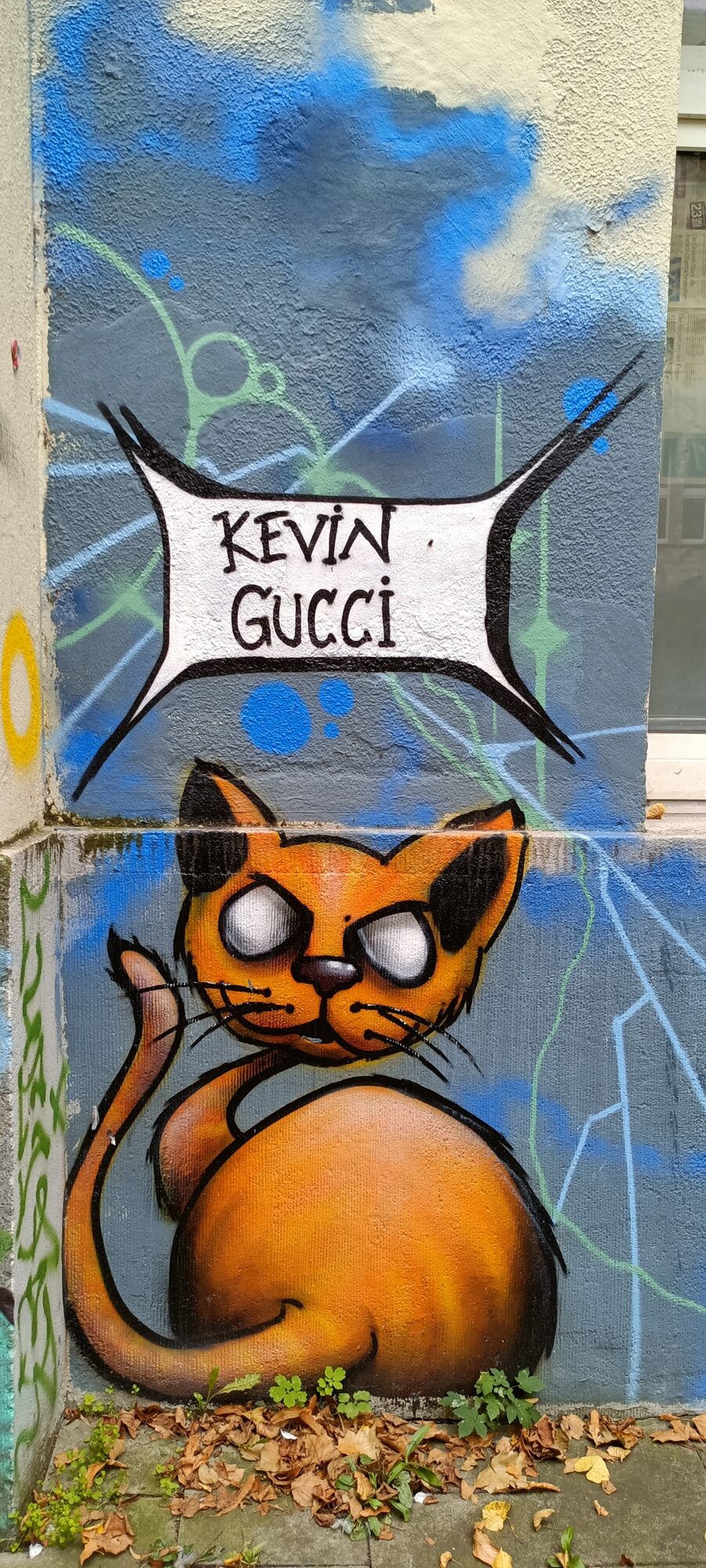 Kevin Gucci, le chat orange — Street art à Düsseldorf