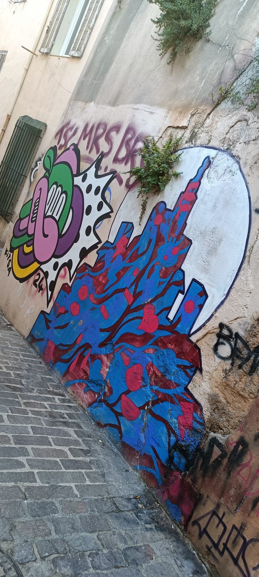Notre-Dame de la Garde en facettes — Street art à Marseille