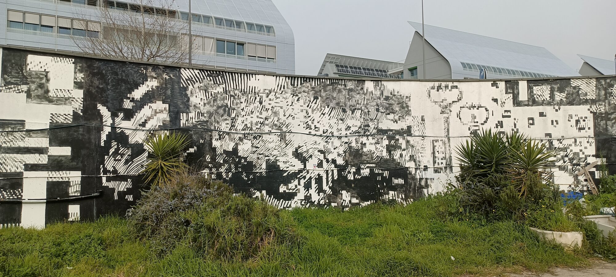 Long Black-and-White Glitch Mural — Street art in Lisboa
