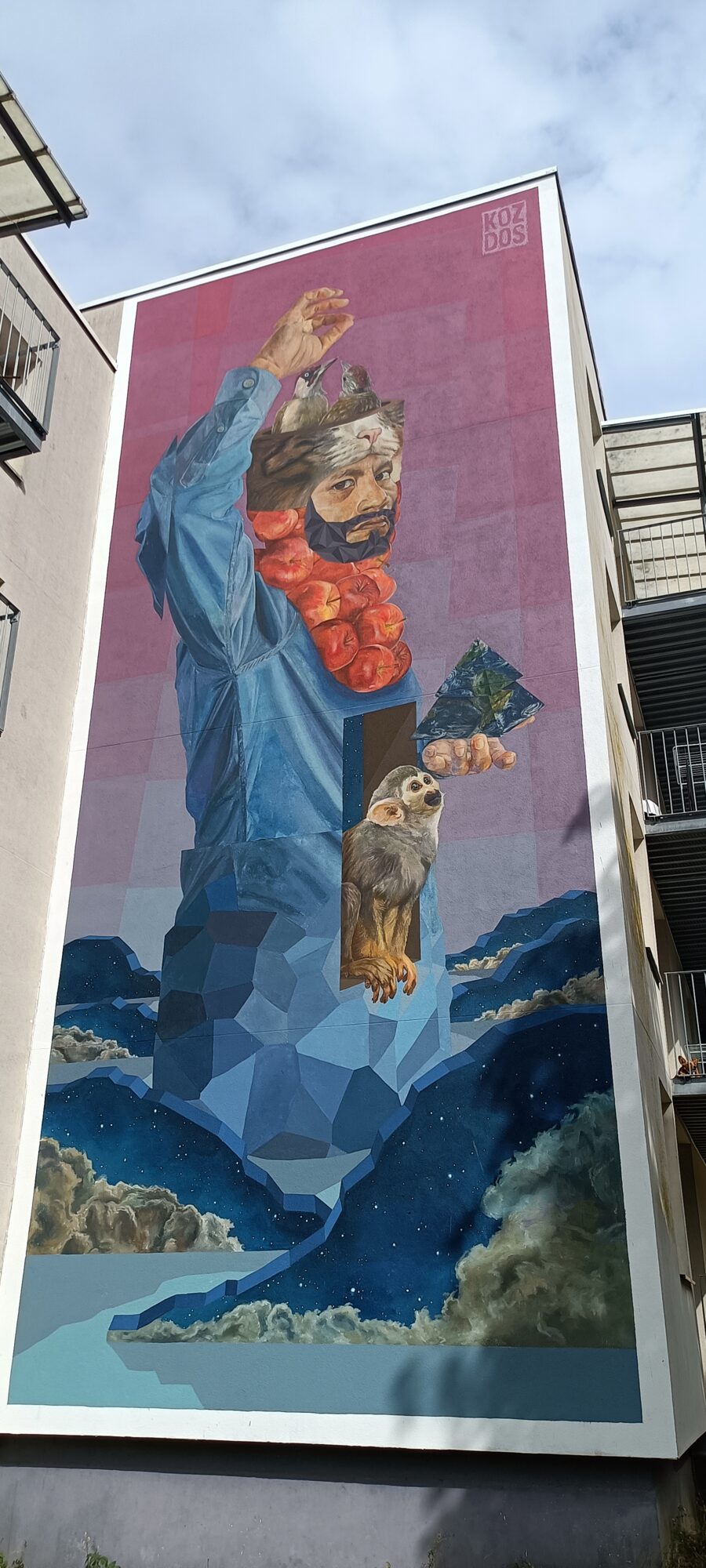 Homme aux tomates et singe, par Koz Dos — Street art de Koz Dos à Saint-Brieuc