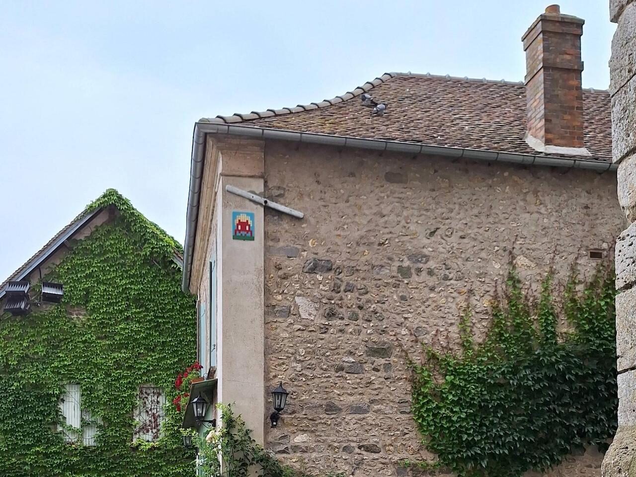FTBL_02, Space Invader de GR 13 - du Gâtinais (seine-et-Marne) au Morvan (saône-et-Loire) — Street art de Invader à Larchant