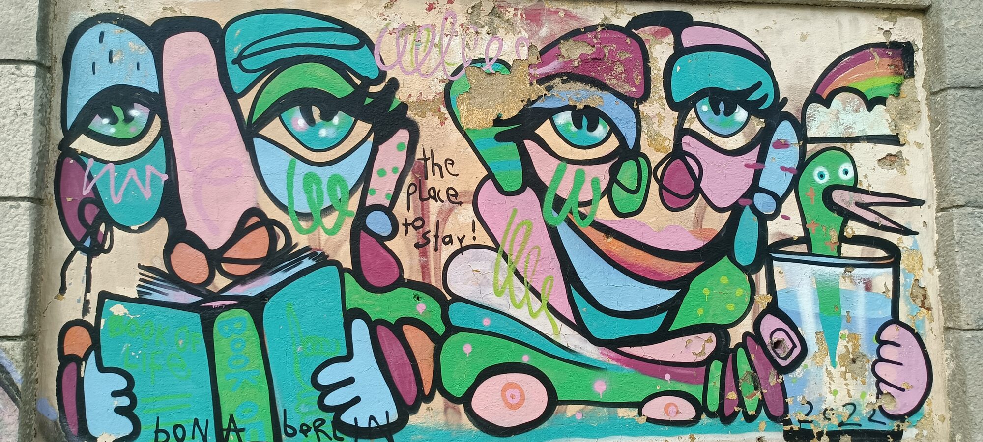 Cubist Faces and Reading, by Bona Borda — Street art in Lisboa