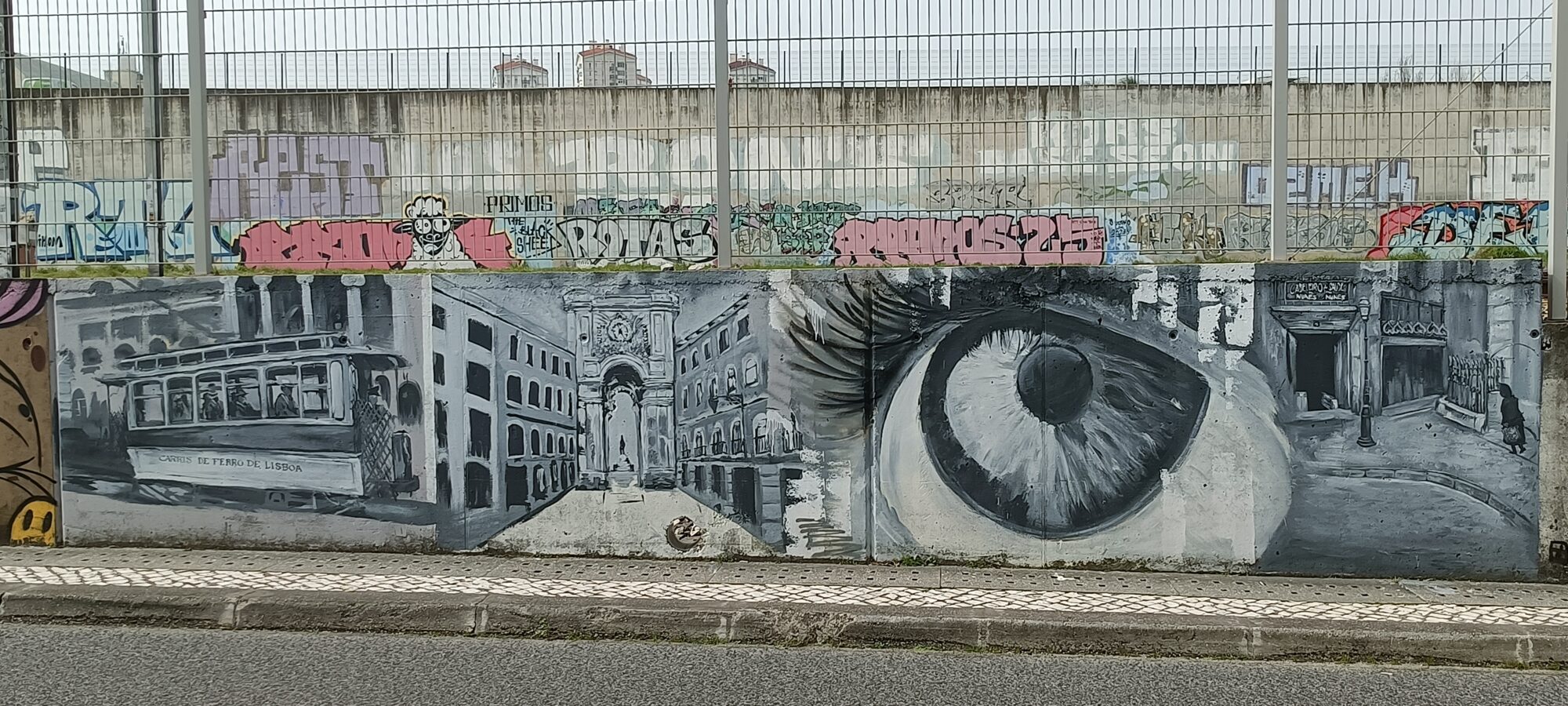 Lisbon Scenes in Grey: Tram and Arch — Street art in Lisboa