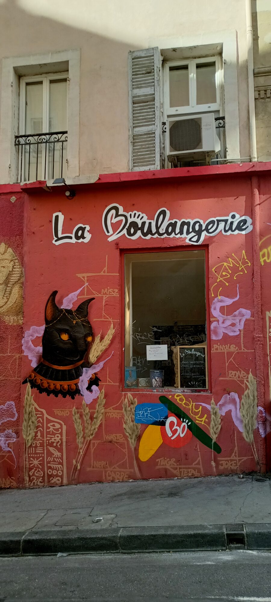 Chatte Bastet de La Boulangerie — Street art à Marseille