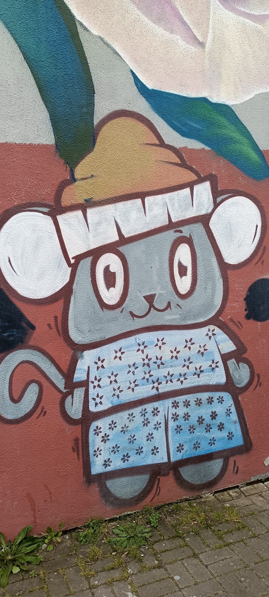 Mouse in Floral Clothes and a Yellow Hat — Street art in Lisboa