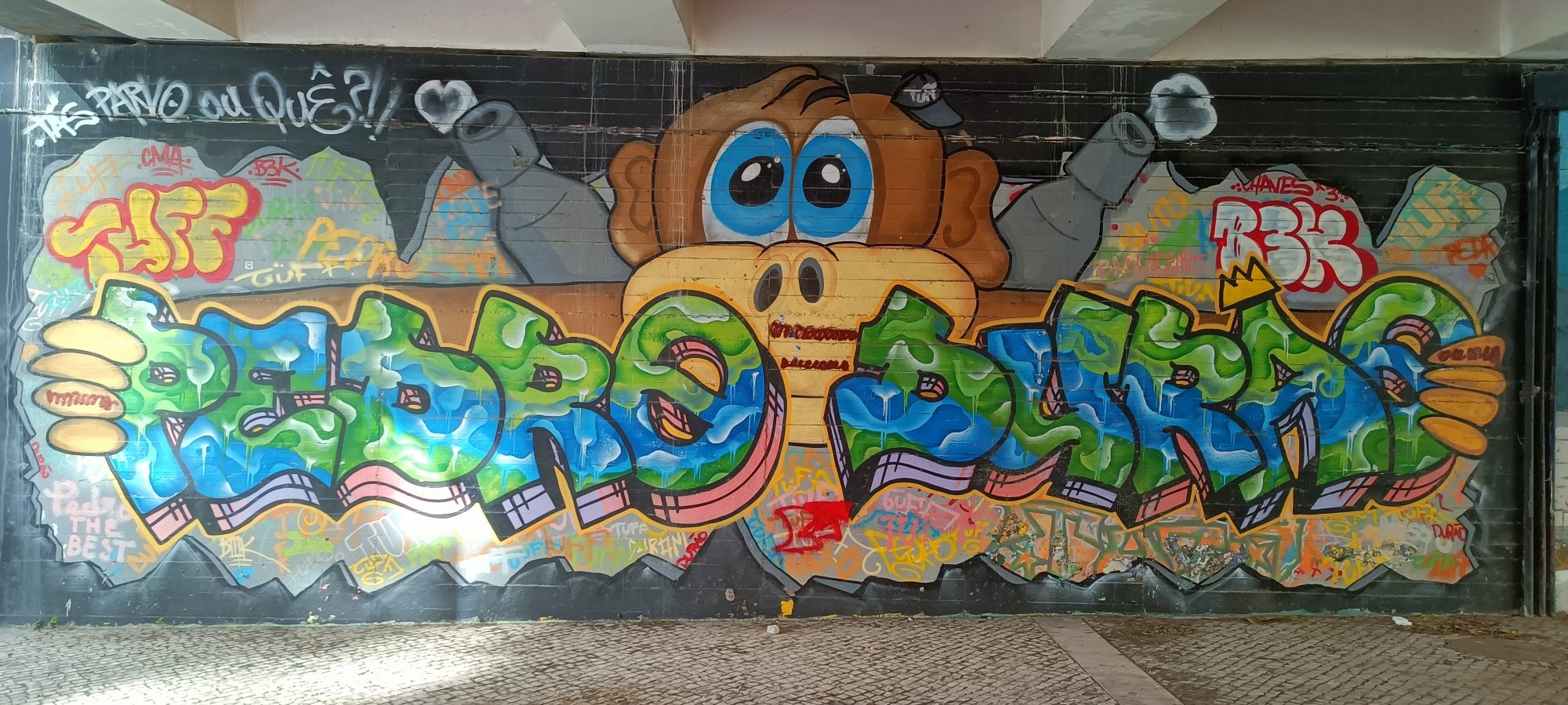 Monkey and Colorful Wildstyle — Street art in Lisboa