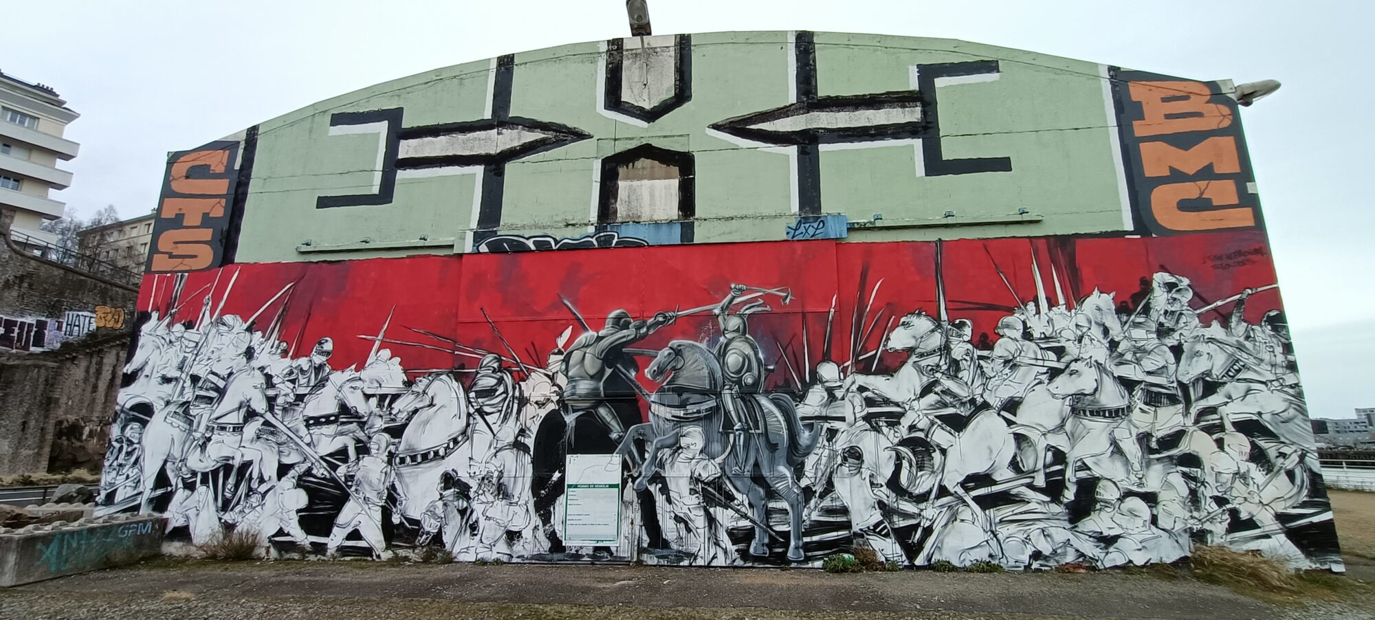 Cavalry charge in black and white — Street art by Itvan Kebadian, Sto in Nantes