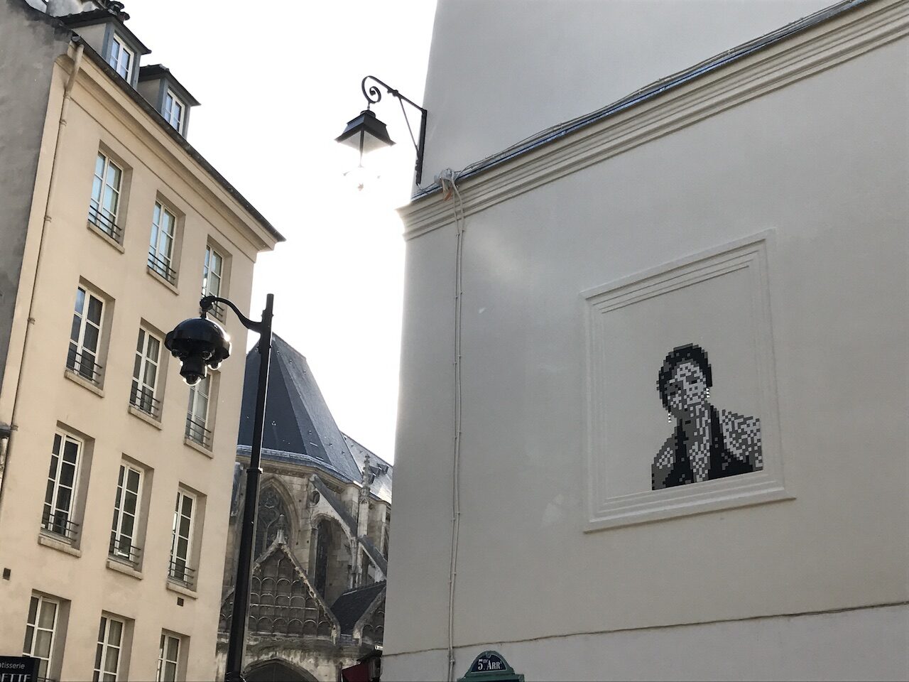PA_1441, Space Invader on Rue Saint-Julien Le Pauvre — Street art by Invader in Paris