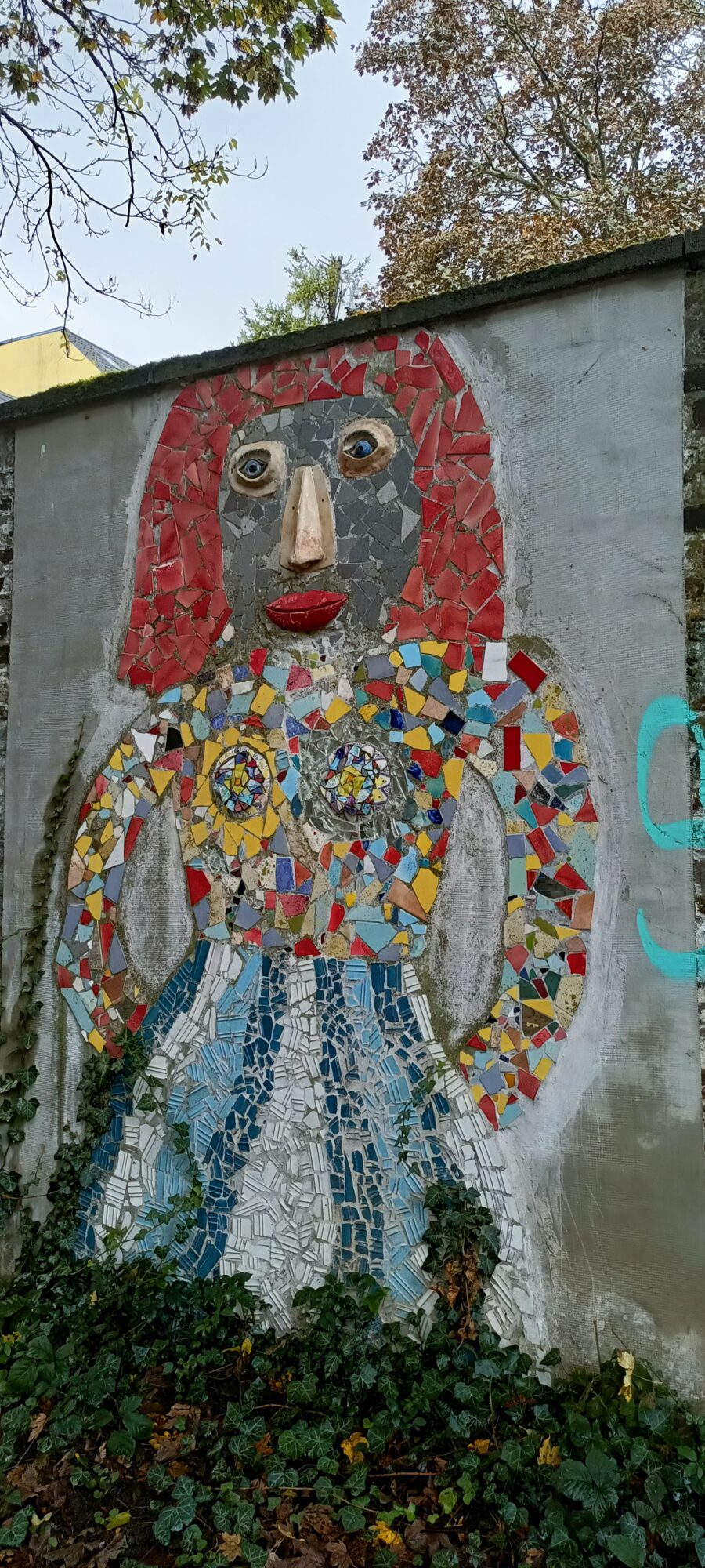 Mosaic woman with red hair — Street art in Köln