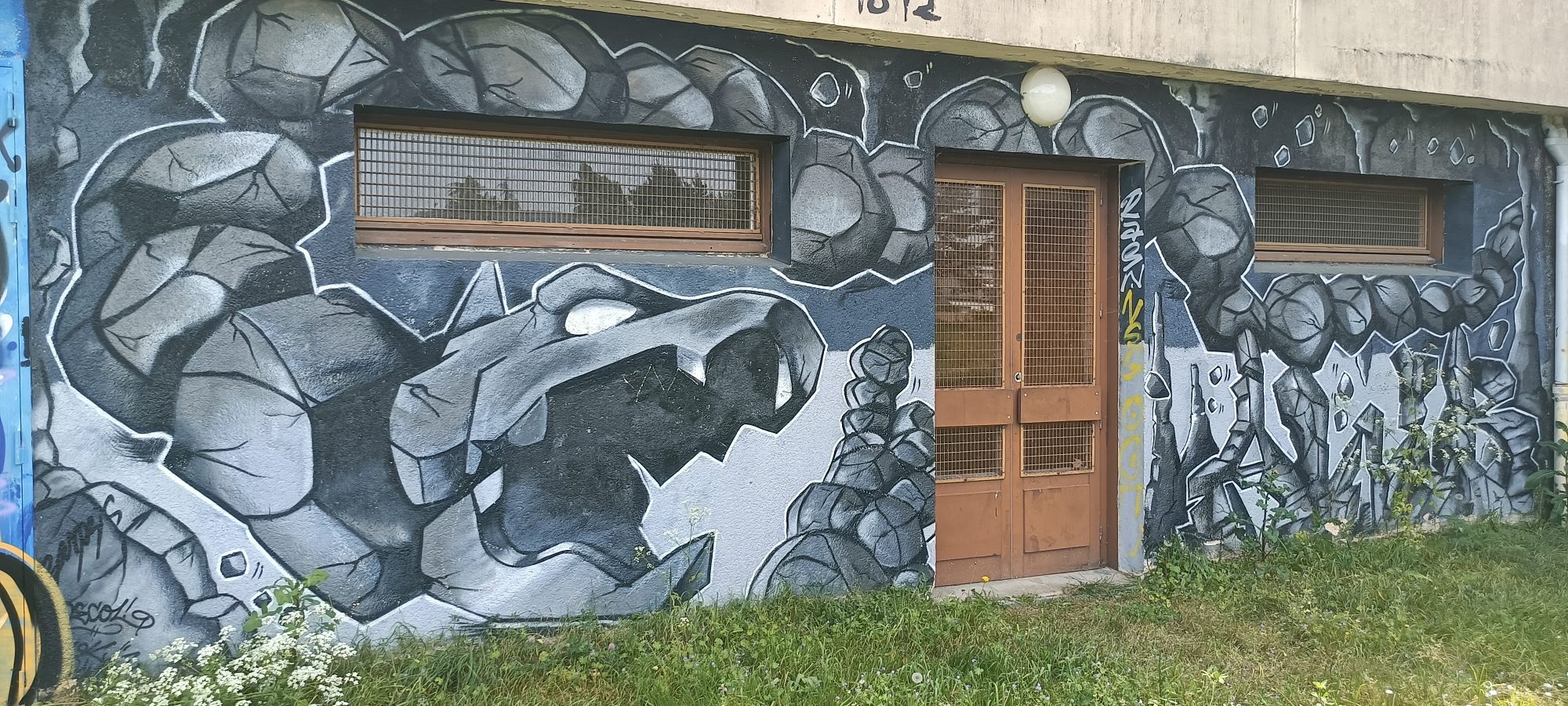 Onix le Pokémon de roche — Street art à Sainte-Luce-sur-Loire