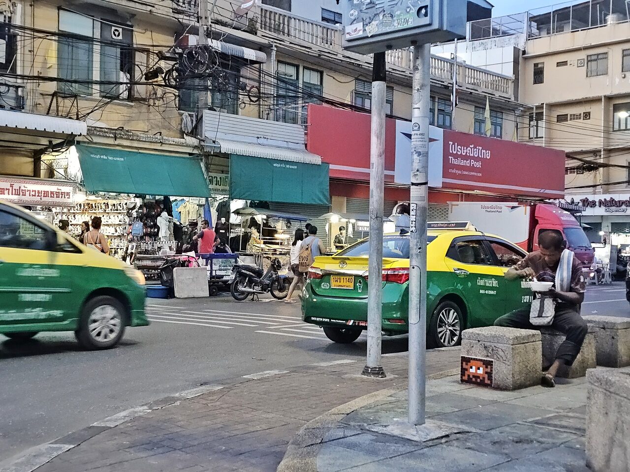 BGK_32, Space Invader on 21-22 Sip Sam Hang Road — Street art by Invader in Bangkok