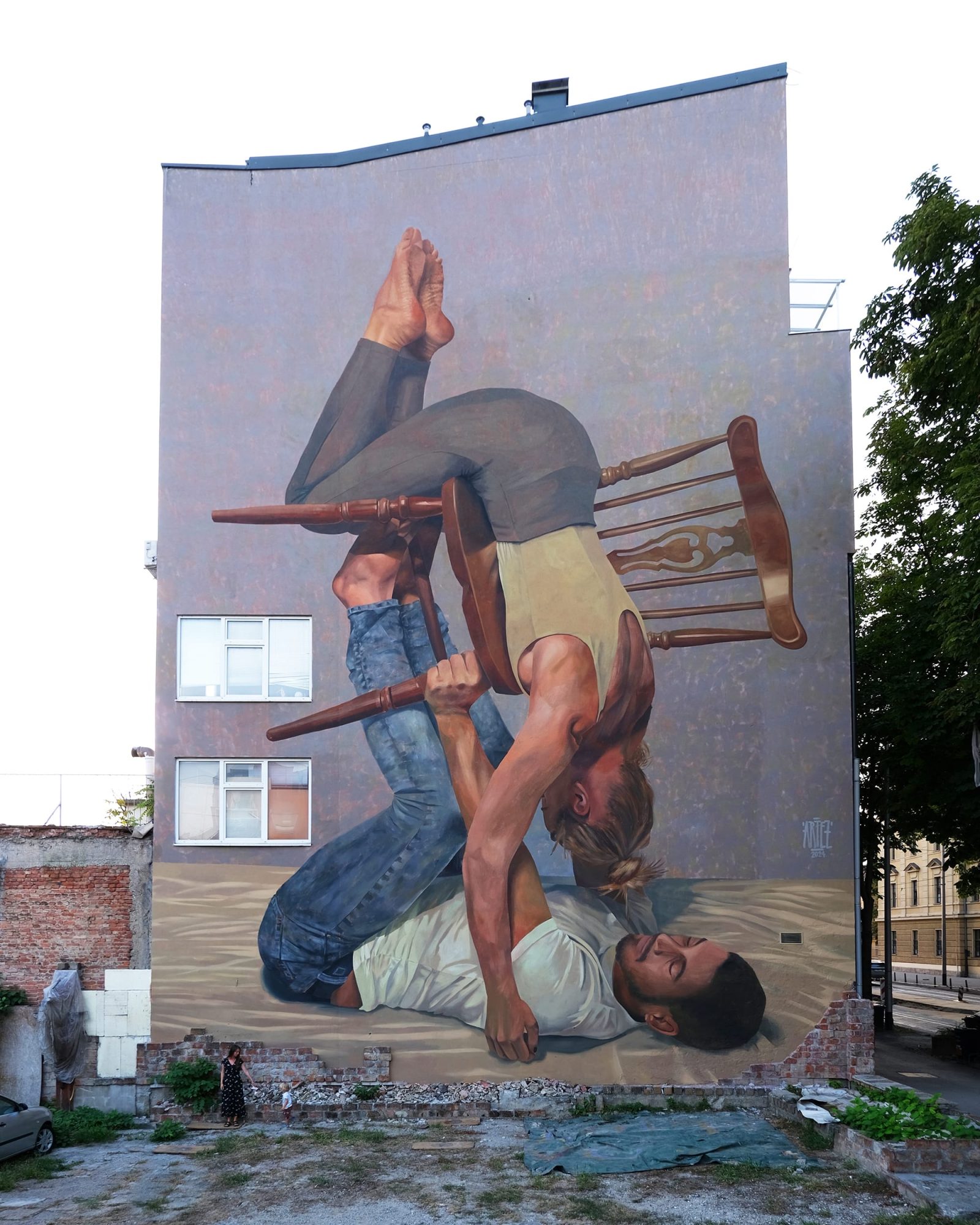 Simple Acrobatics — Street art de Artez à Zagreb
