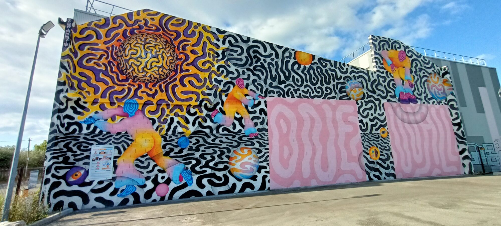One Wall, a Graphic Court by Ocü — Street art by Ocü in Nantes