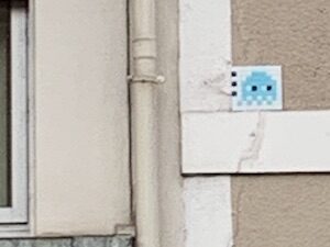 GRN_16, Space Invader du boulevard Jean Pain — Street art de Invader à Grenoble