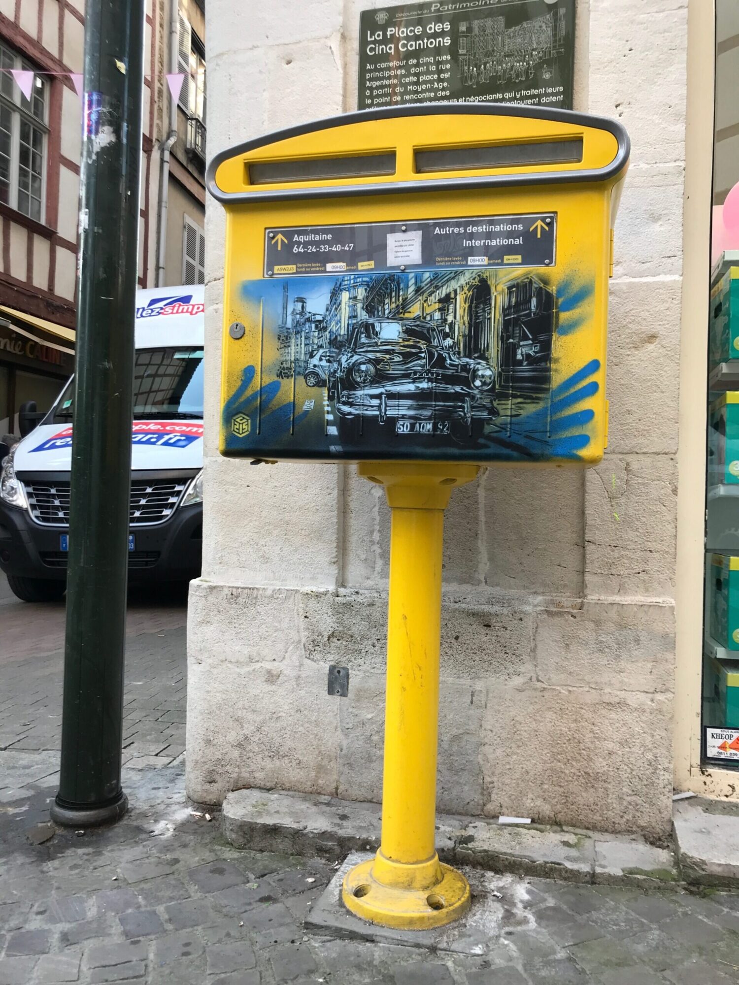 The old car on place des Cinq-Cantons, by C215 — Street art by C215 in Bayonne