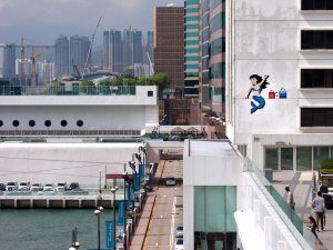 HK_130, Space Invader de Gateway Blvd Tsim Sha Tsui — Street art de Invader à Hong Kong