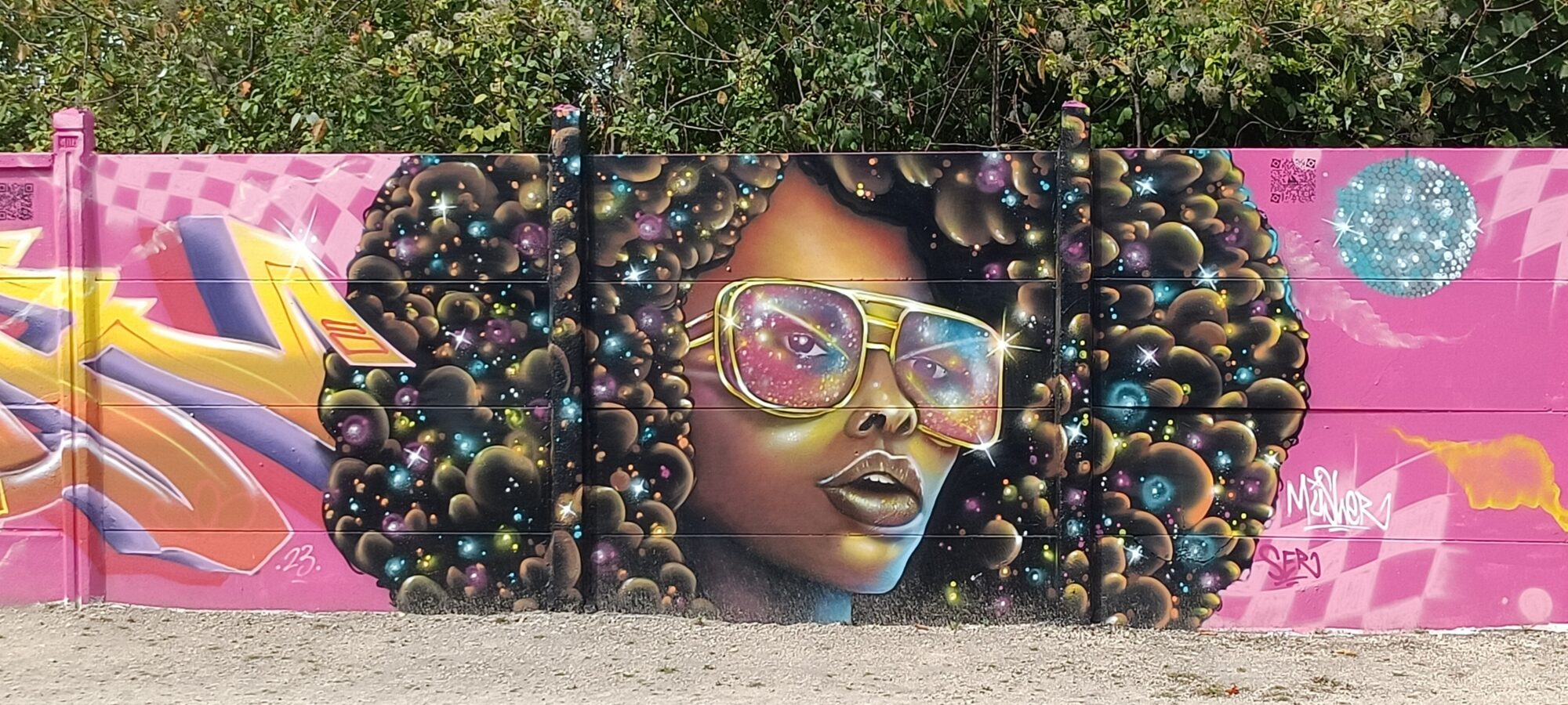 Galactic Afro and Disco Ball — Street art in Reims