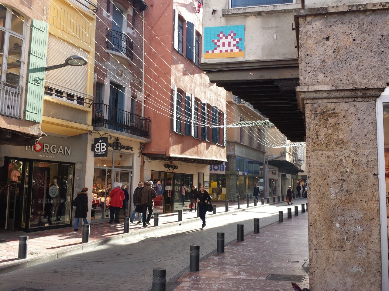 PRP_06, Space Invader on Rue des Marchands — Street art by Invader in Perpignan