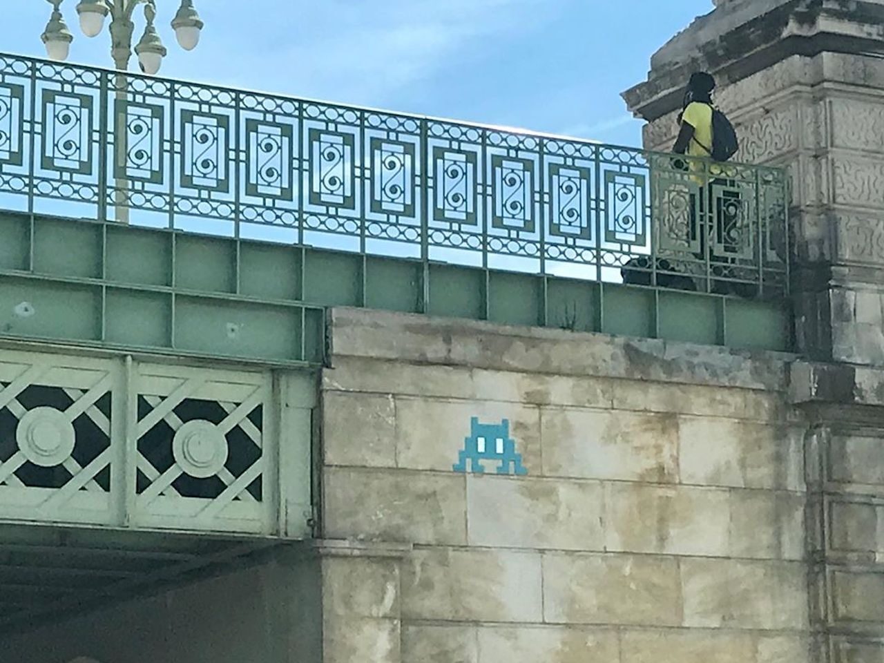 MARS_75, Space Invader du boulevard Voltaire — Street art de Invader à Marseille
