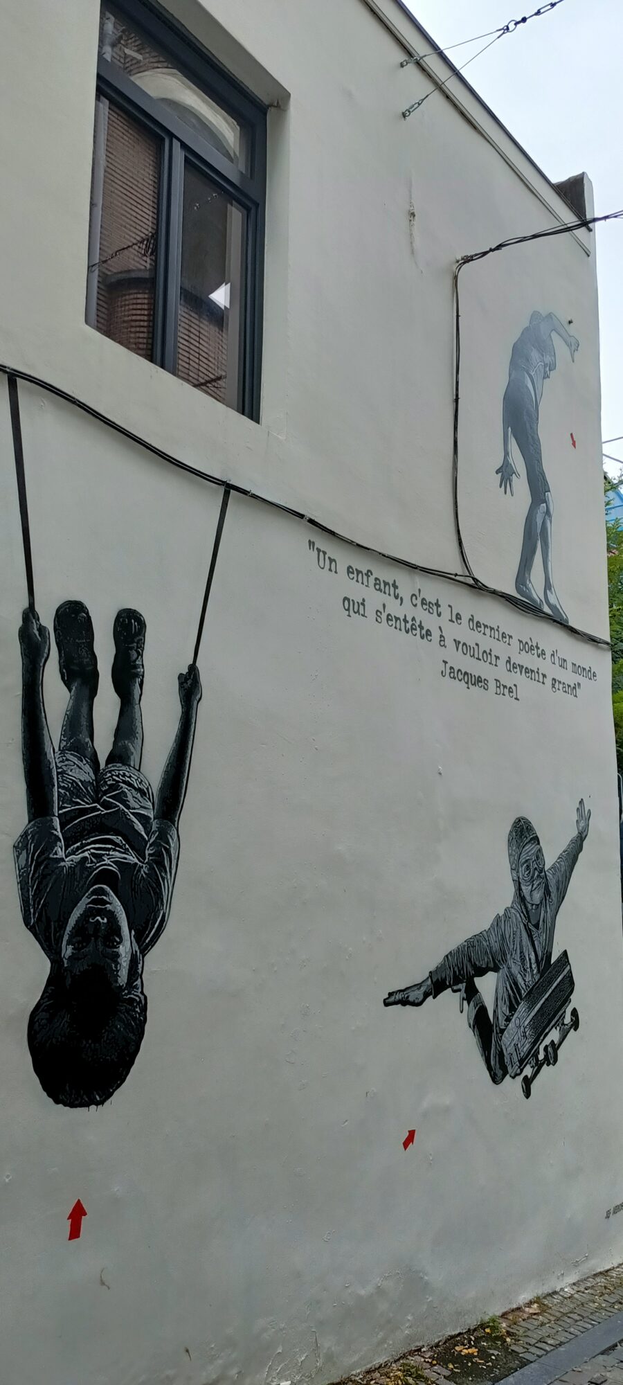 L'enfant à la balançoire par Jef Aérosol — Street art de Jef Aérosol à Bruxelles