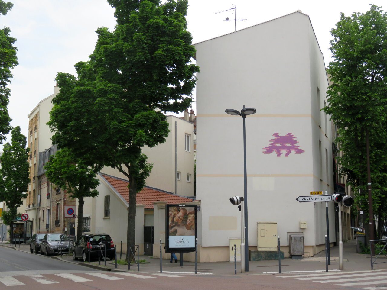 PA_1402, Space Invader on 52 rue des Bruyères — Street art by Invader in Les Lilas