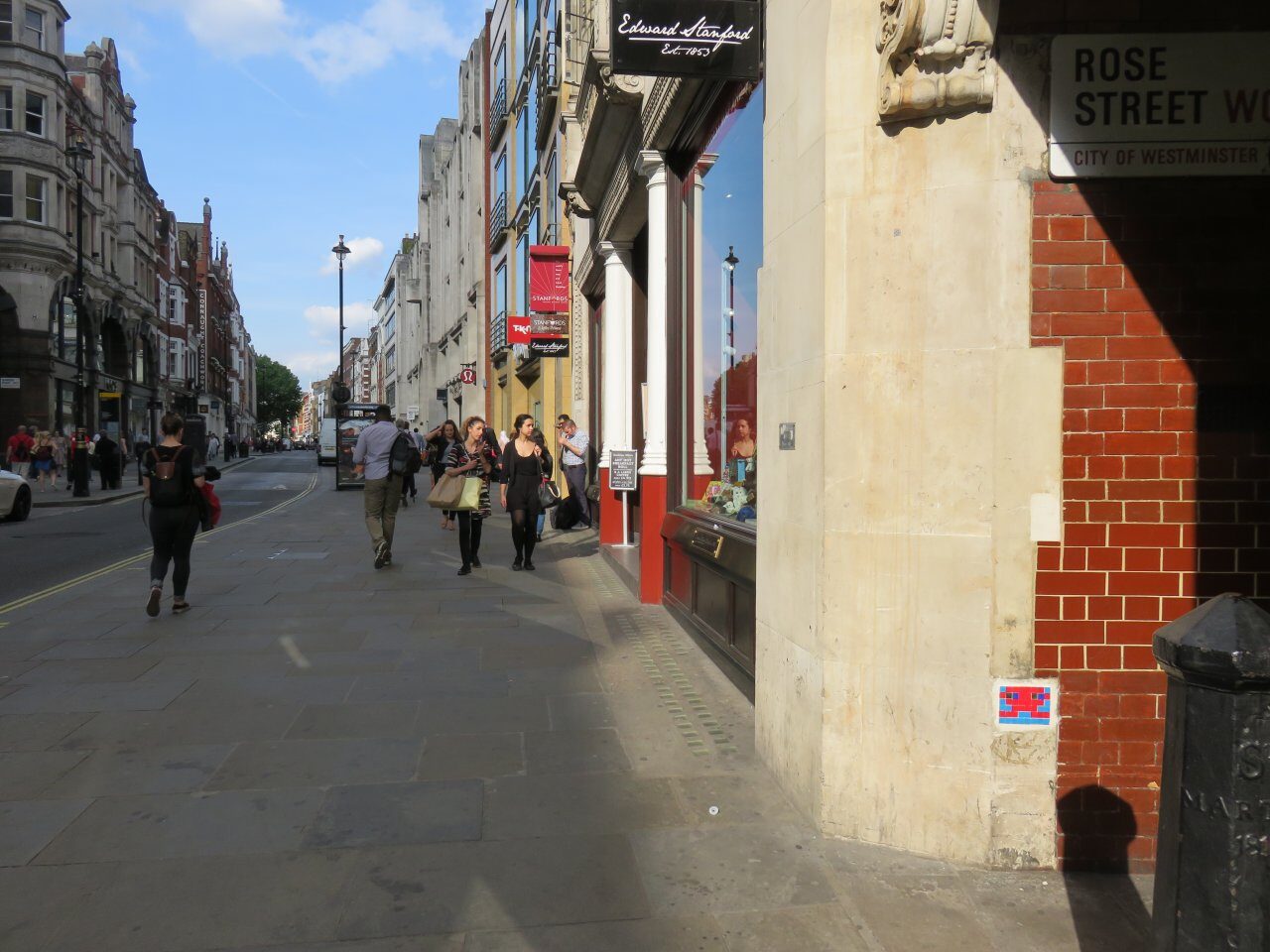 LDN_41, Space Invader de Rose Street — Street art de Invader à London