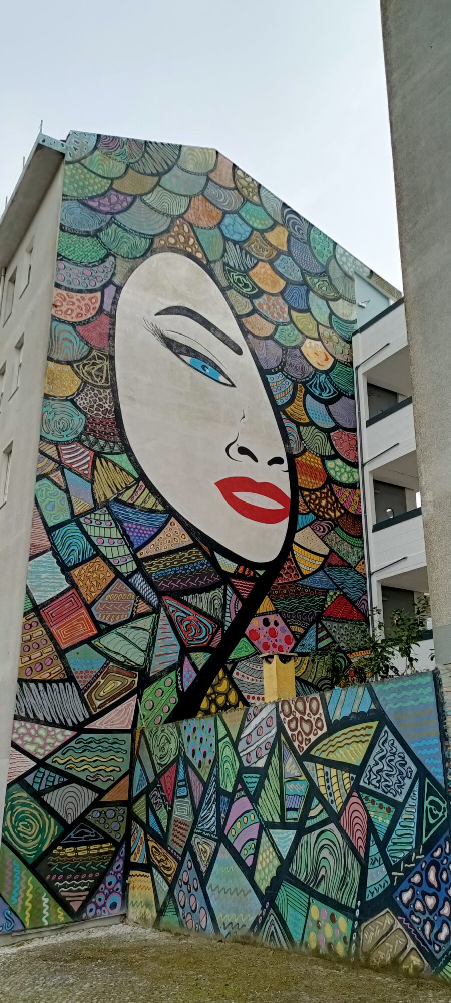 O Respeito entre Povos — Street art by LS in Lisboa