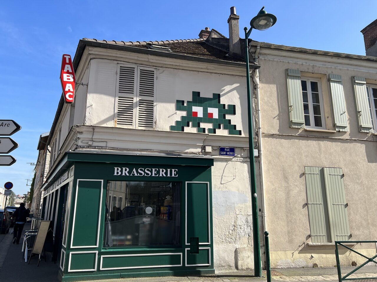 FTBL_13, Space Invader de la rue Saint-Merry — Street art de Invader à Fontainebleau