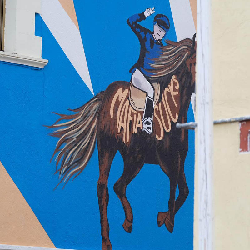 Mafia Sucks — Street art de Laika à Aielli