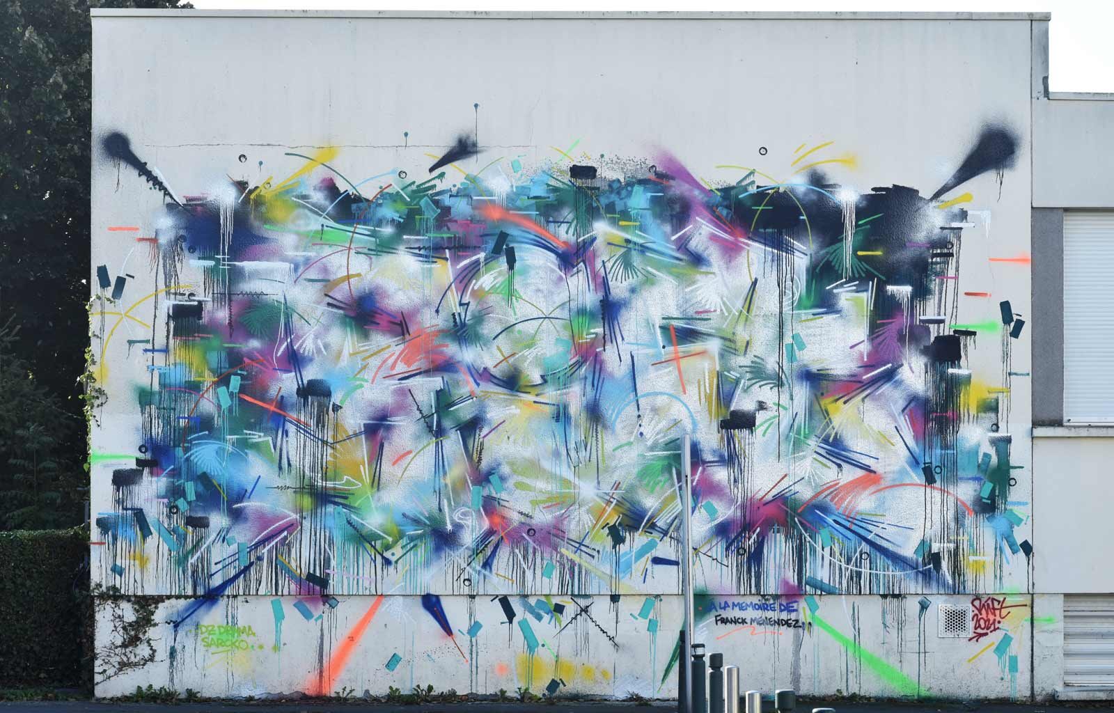 Burst of spray strokes — Street art by Rift in Caen