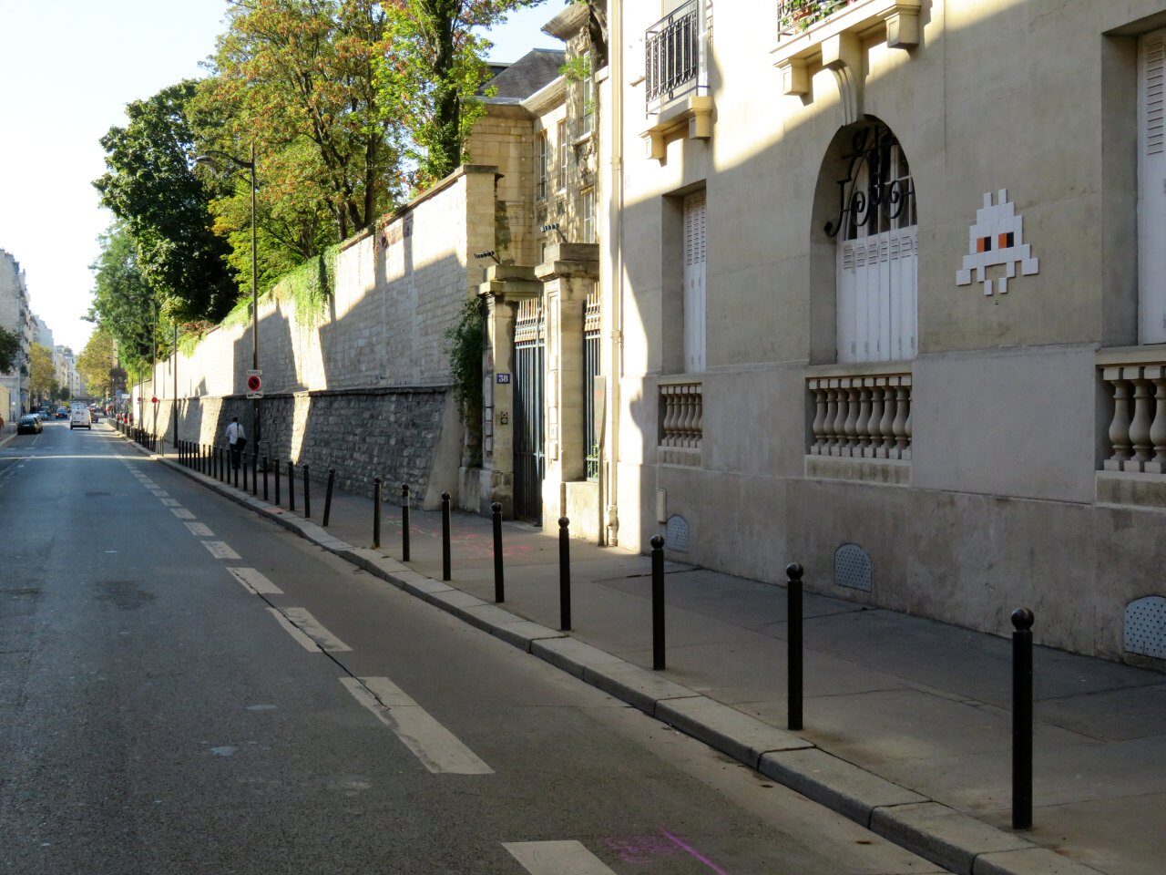 PA_320, Space Invader on 38 Rue du Faubourg Saint-Jacques — Street art by Invader in Paris