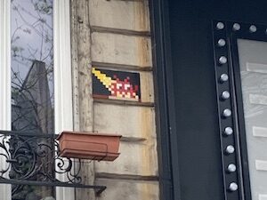 PA_1470, Space Invader on 40 Boulevard de Bonne Nouvelle — Street art by Invader in Paris