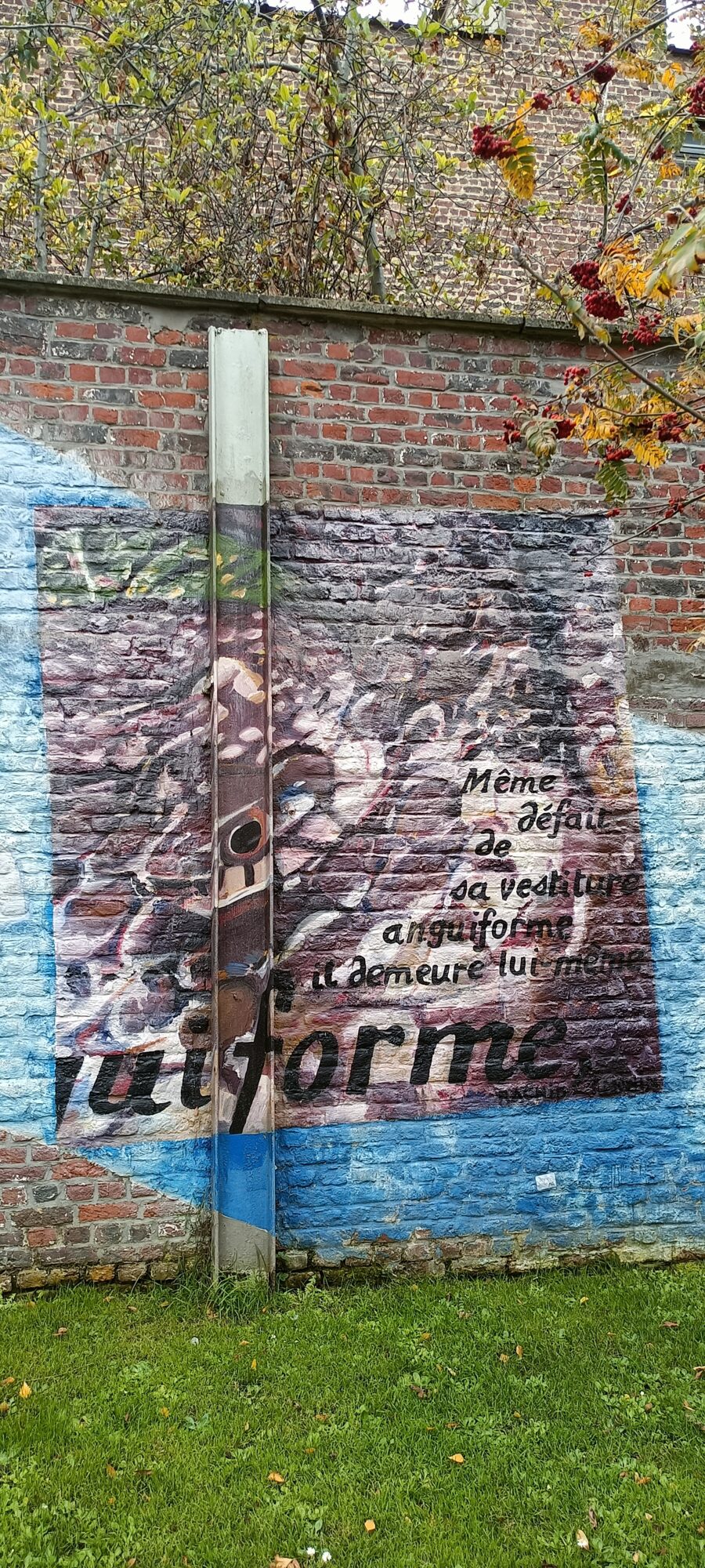 Anguiforme, fresque-poème — Street art à Anderlecht