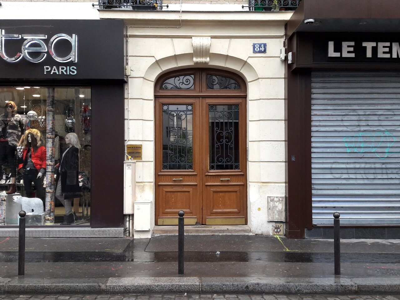 PA_293, Space Invader on 84 Rue du Faubourg du Temple — Street art by Invader in Paris
