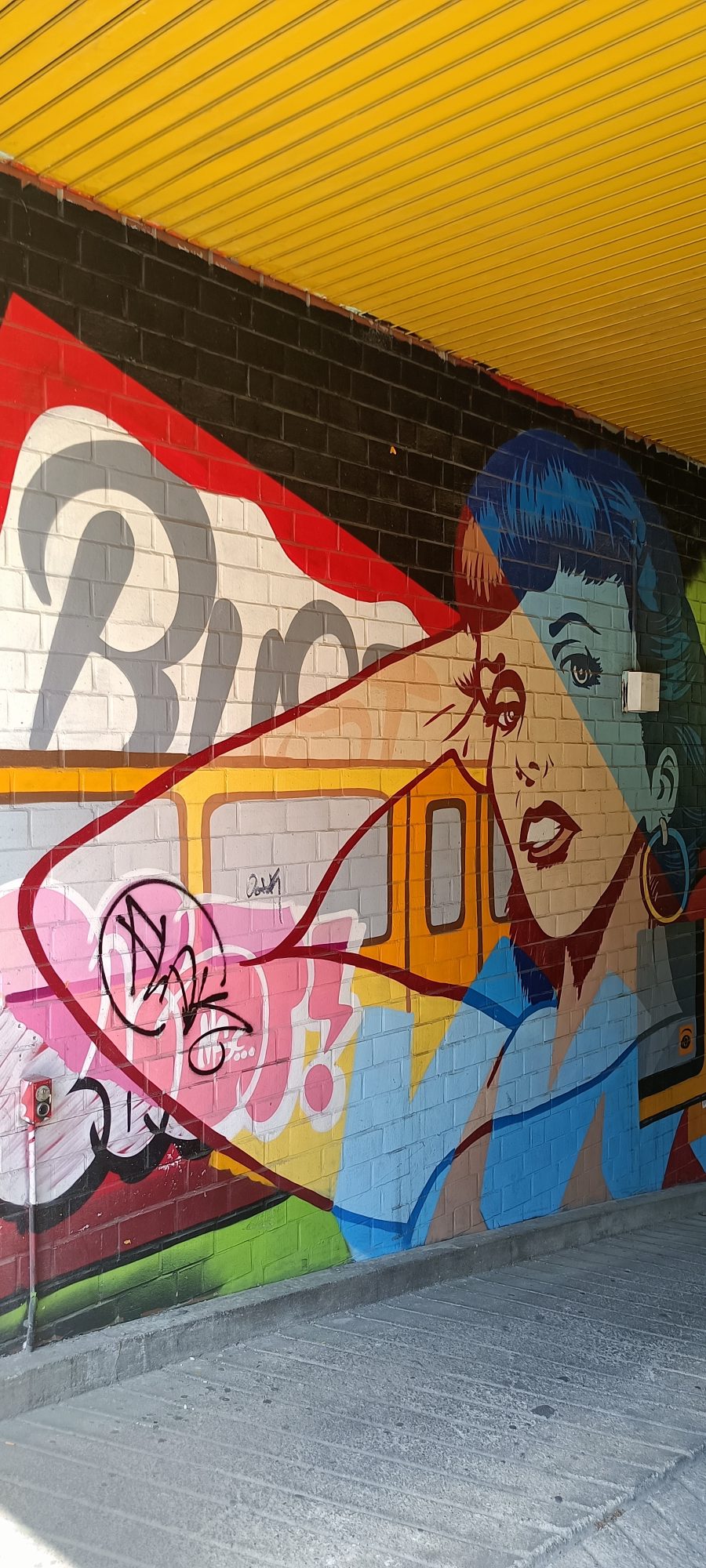 Pop Art with Yellow Metro — Street art in Berlin