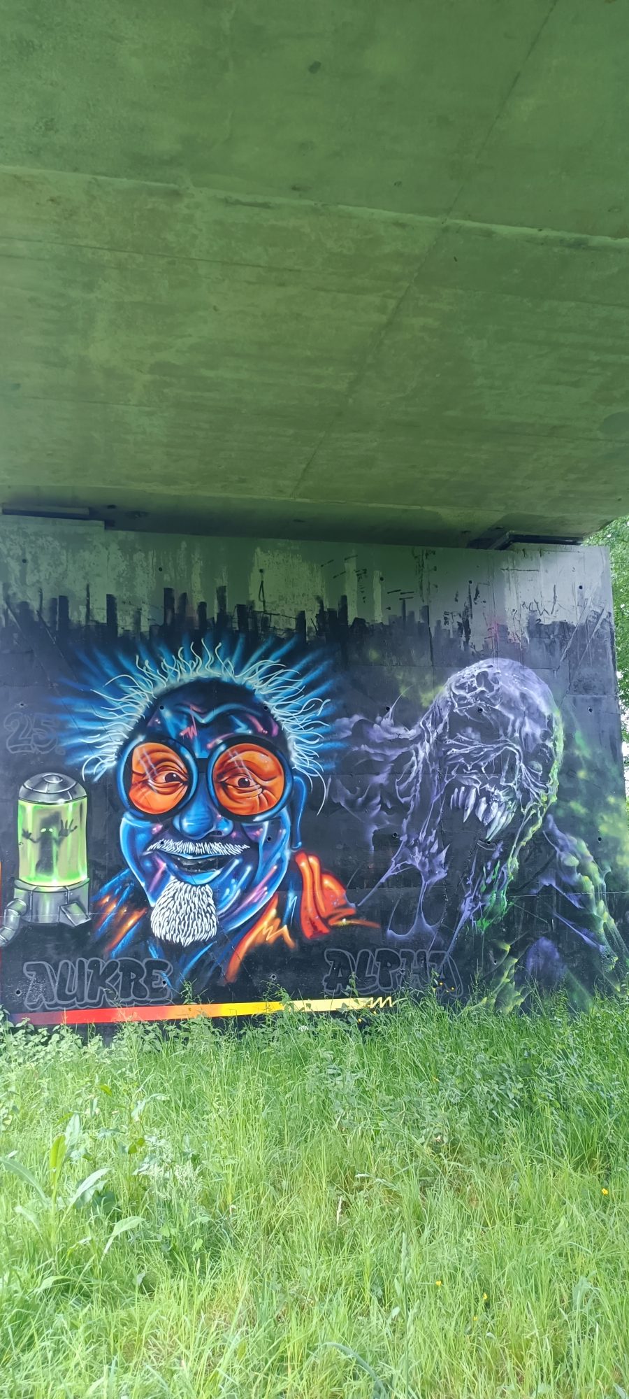 Visage bleu et spectre — Street art de Ben Alpha, Aucre (Ocre) à Rezé