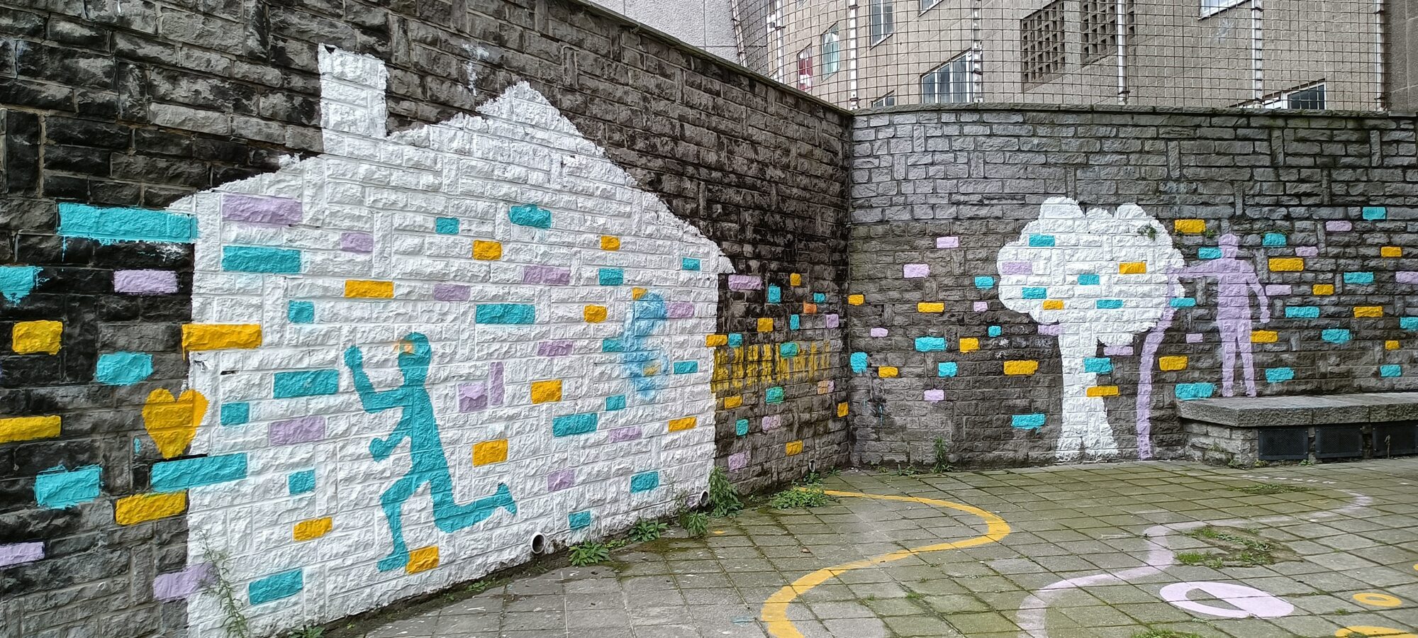 House and Runner on the Square Pieremans Wall — Street art in Bruxelles