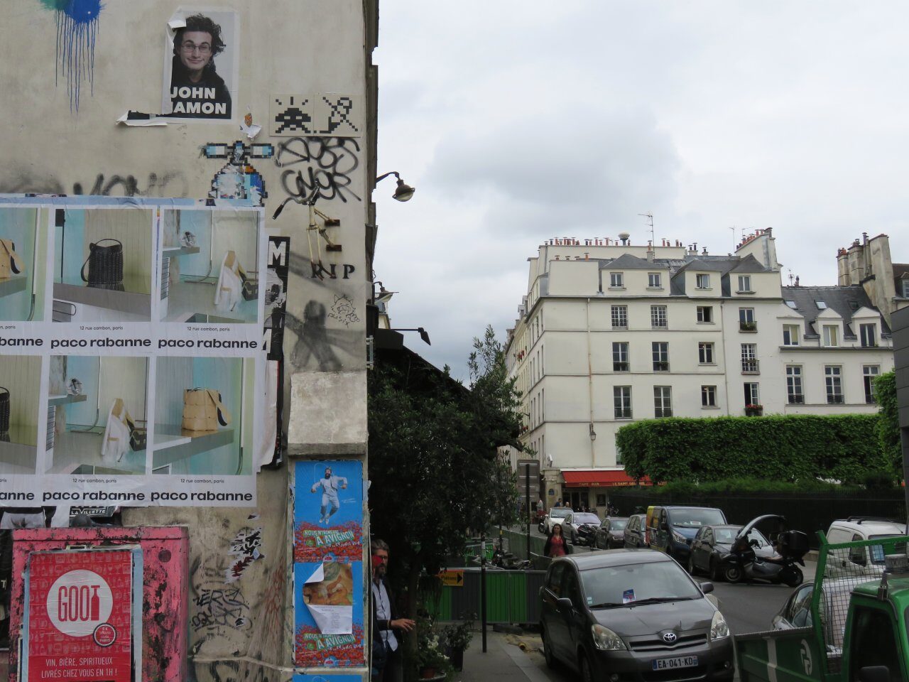 PA_407, Space Invader on Rue Vieille du Temple — Street art by Invader in Paris