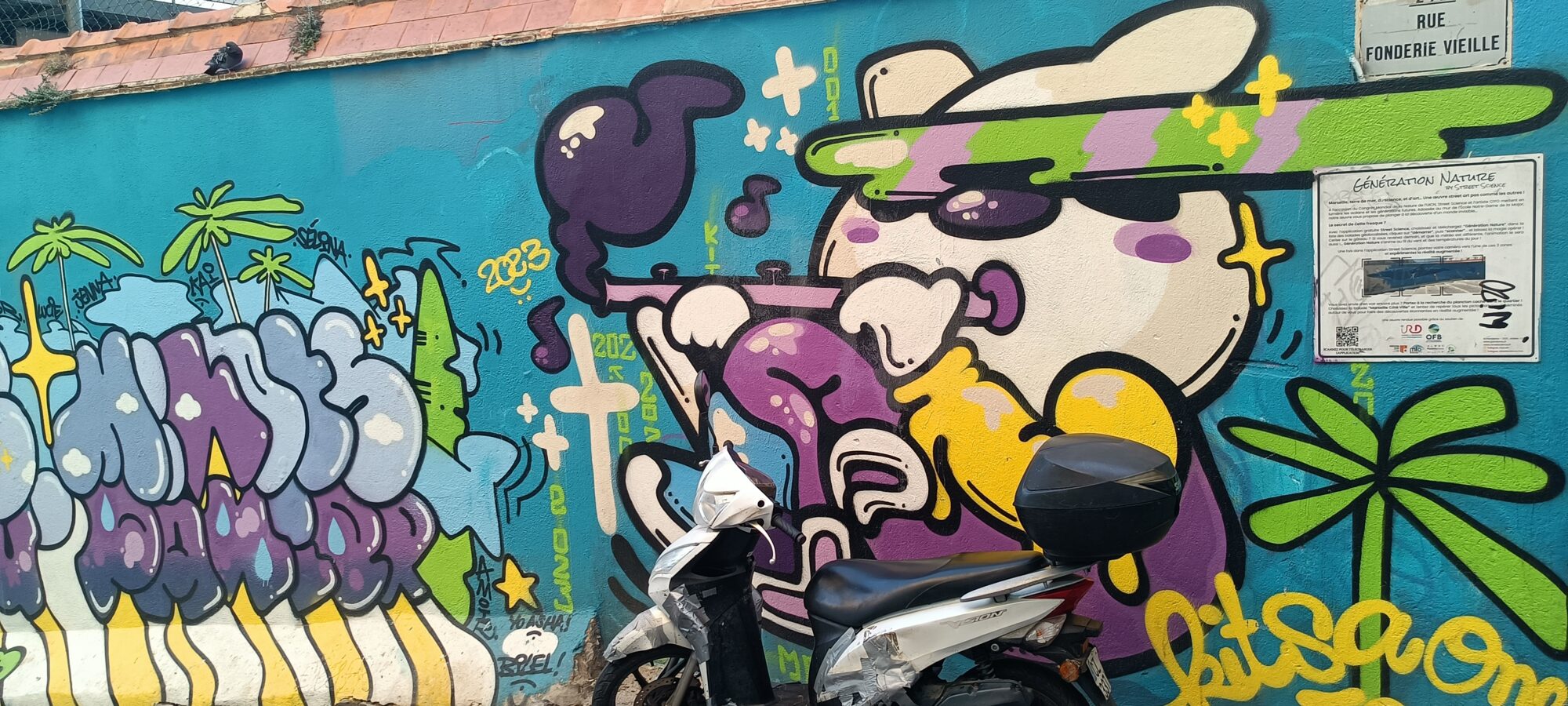 Character in a striped cap by Kitsa — Street art by Kitsa in Marseille