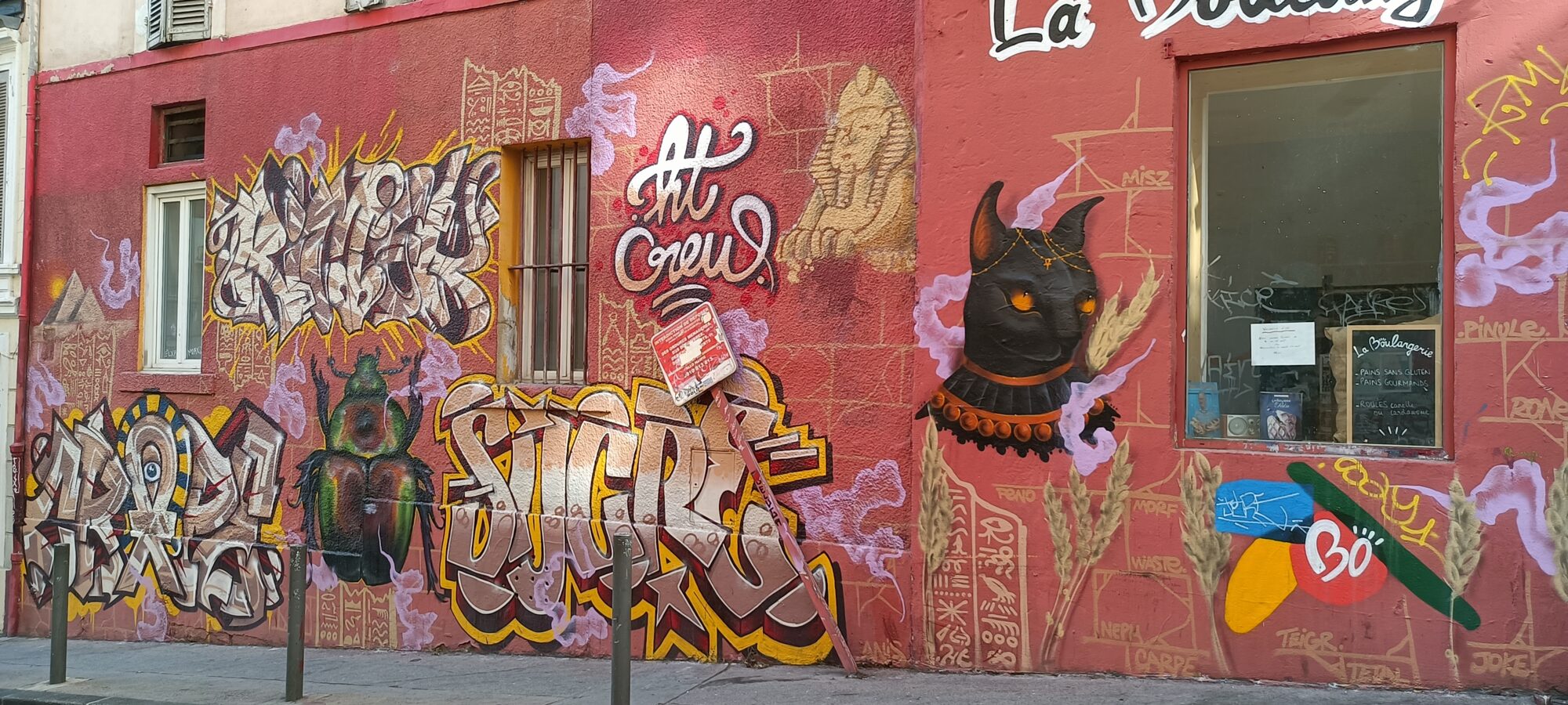 Egyptian wall on Rue Saint-Savournin — Street art in Marseille