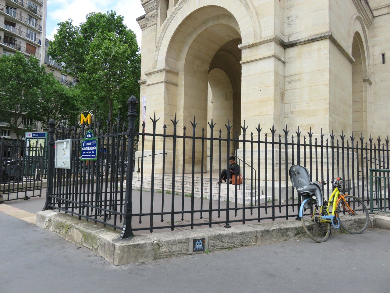 PA_312, Space Invader on 82 Avenue du Général Leclerc — Street art by Invader in Paris