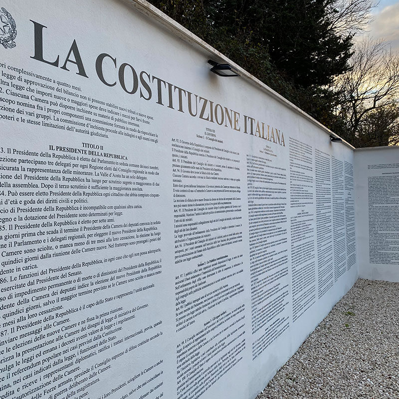 La Costituzione — Street art de Maria Angelica Mazzulli à Aielli