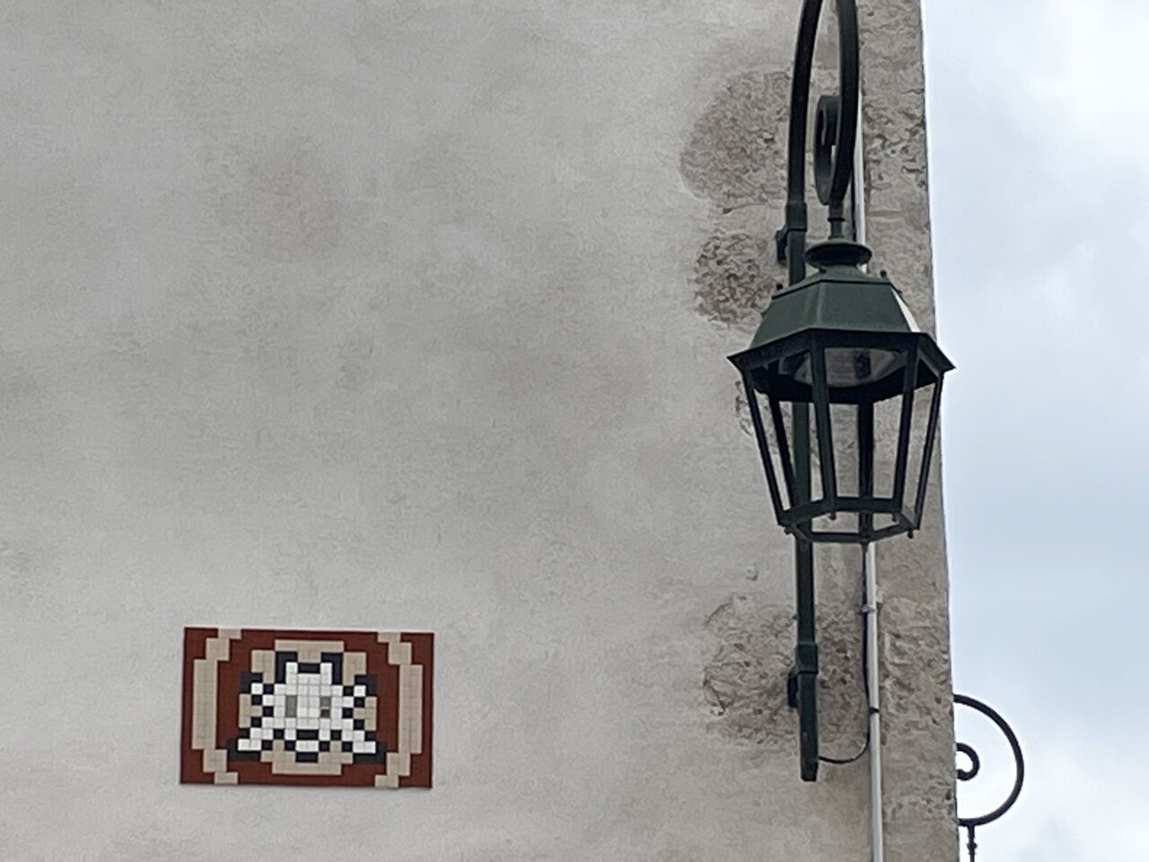 ORLN_10, Space Invader on 6 Rue Cloître Saint-Pierre le Puellier — Street art by Invader in Orléans
