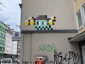 MUN_02, Space Invader on 59 Gabelsbergerstraße — Street art by Invader in München