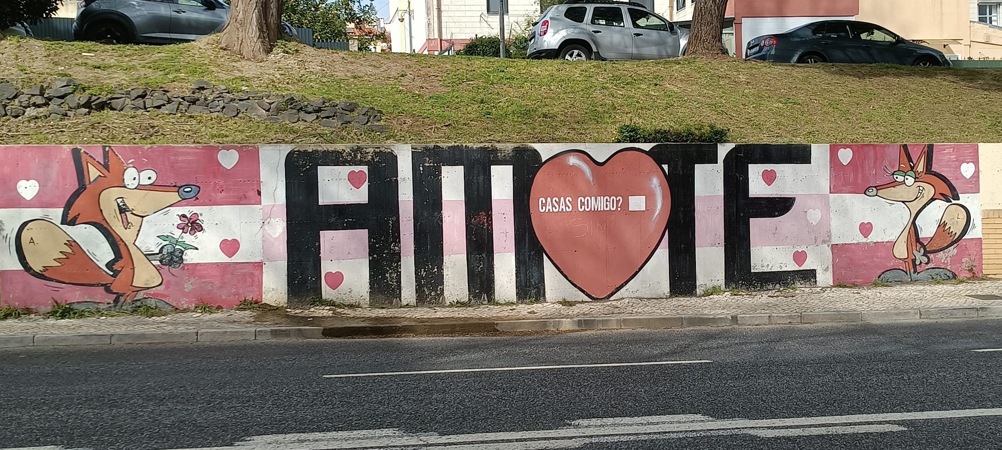Amote - Love Declaration with Foxes — Street art in Lisboa